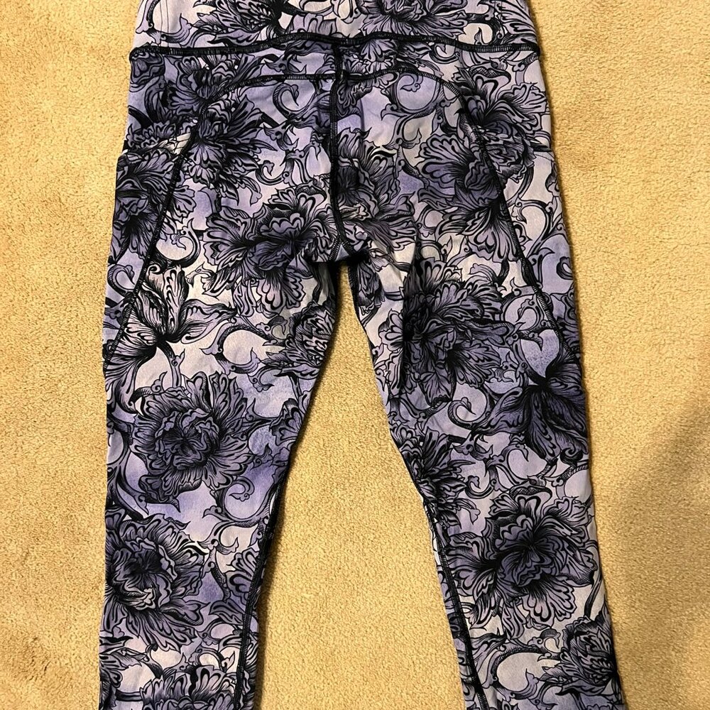 Lululemon Leggings - Size 6
